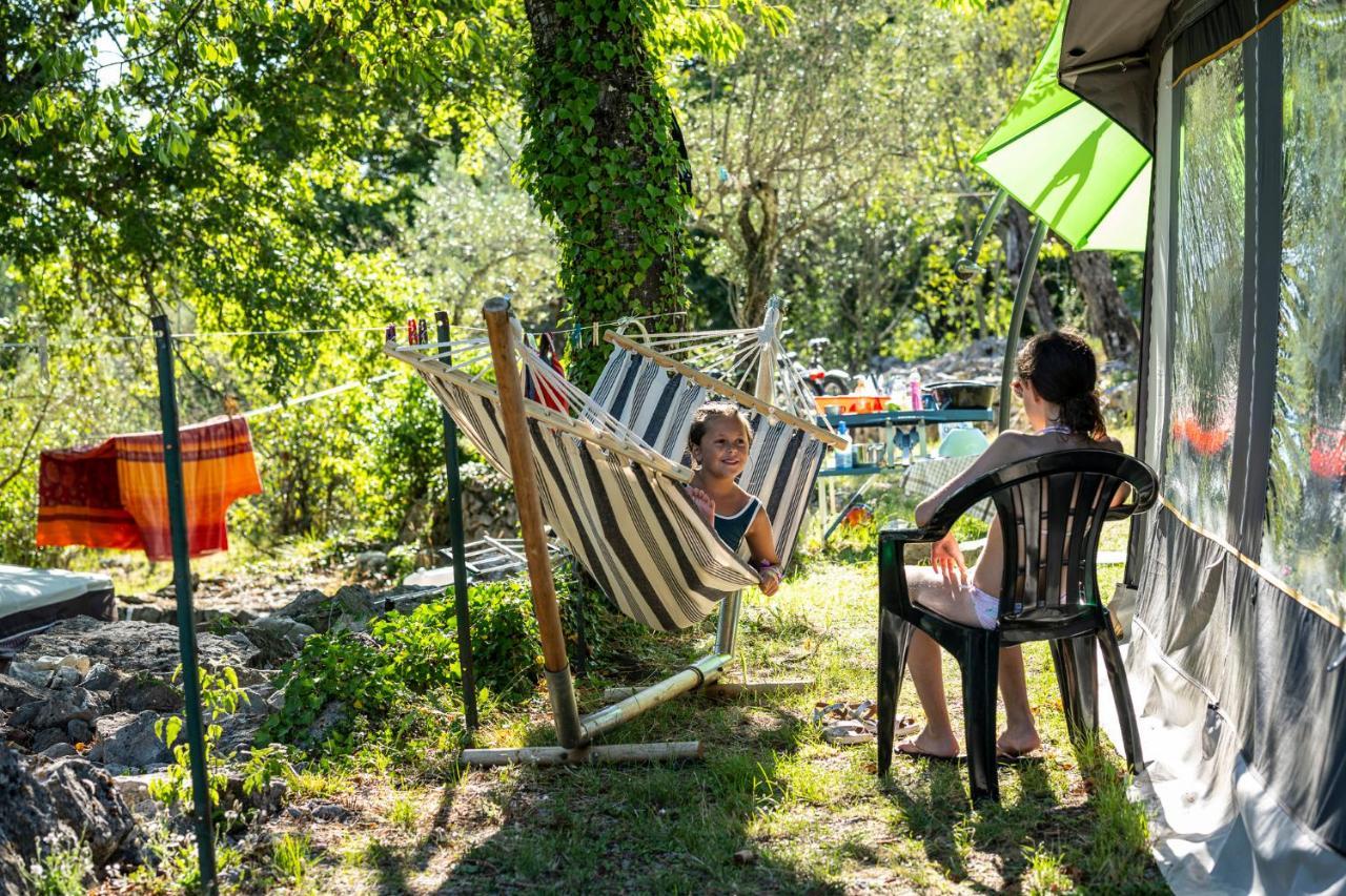 Charmant Camping Familiale 3 Etoiles Vue 360 Plage Piscine A Debordement Empl Xxl Labeaume Ngoại thất bức ảnh