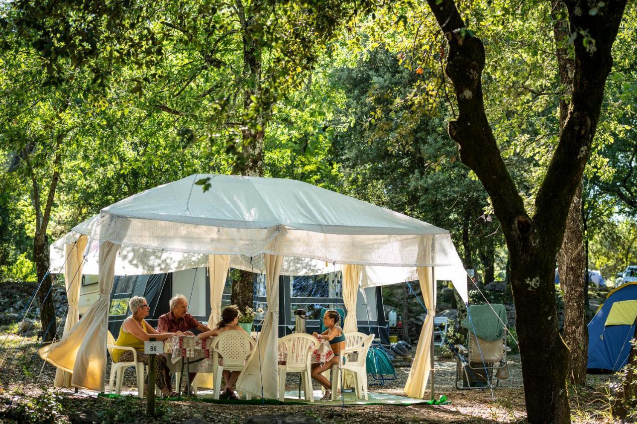 Charmant Camping Familiale 3 Etoiles Vue 360 Plage Piscine A Debordement Empl Xxl Labeaume Ngoại thất bức ảnh