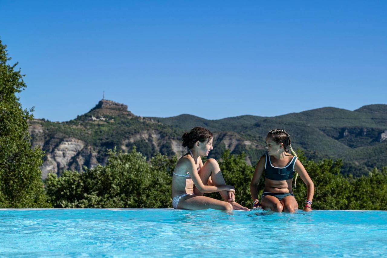 Charmant Camping Familiale 3 Etoiles Vue 360 Plage Piscine A Debordement Empl Xxl Labeaume Ngoại thất bức ảnh