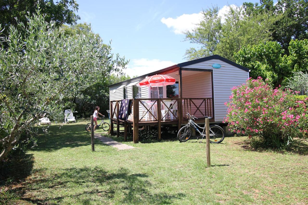 Charmant Camping Familiale 3 Etoiles Vue 360 Plage Piscine A Debordement Empl Xxl Labeaume Ngoại thất bức ảnh